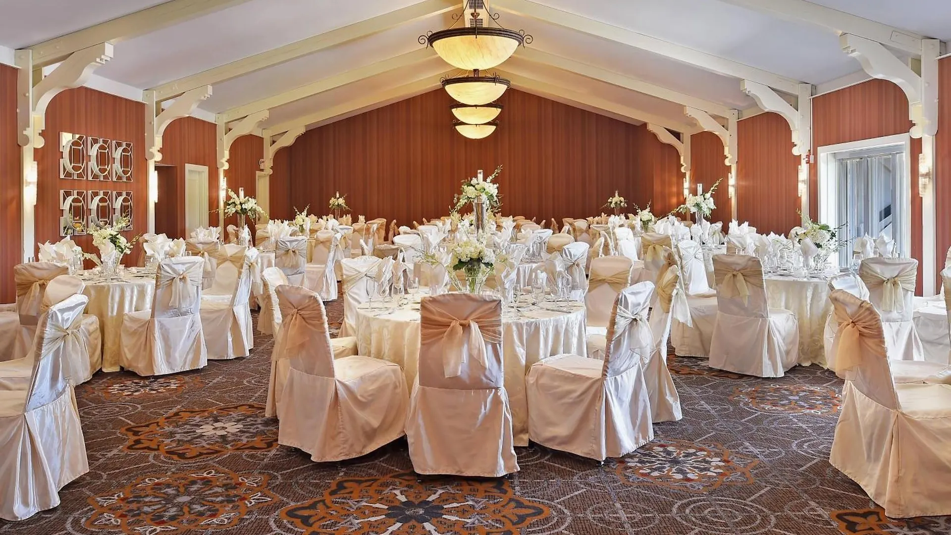 Sheraton Westport Lakeside Chalet Maryland Heights Hotel
