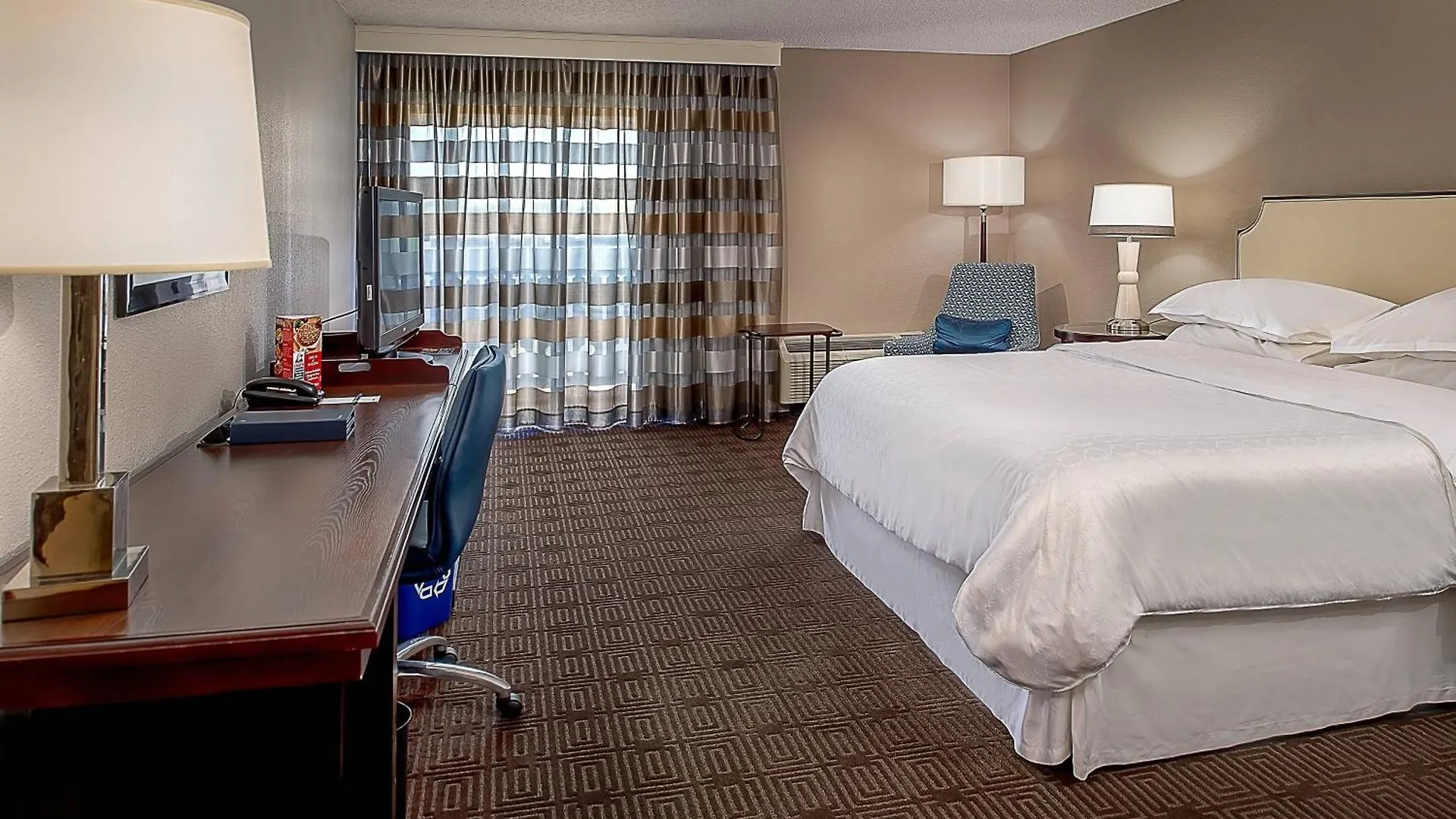 Sheraton Westport Lakeside Chalet Maryland Heights