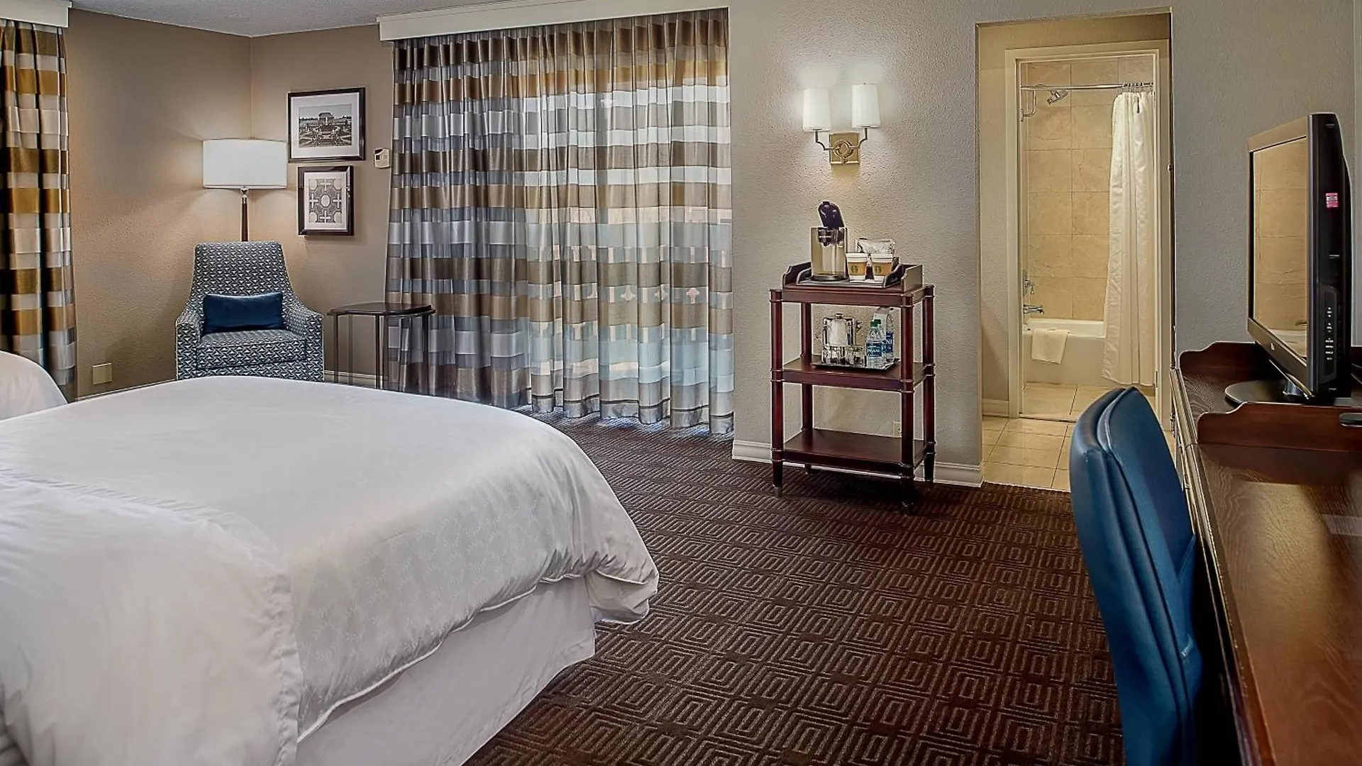Hotel Sheraton Westport Lakeside Chalet Maryland Heights