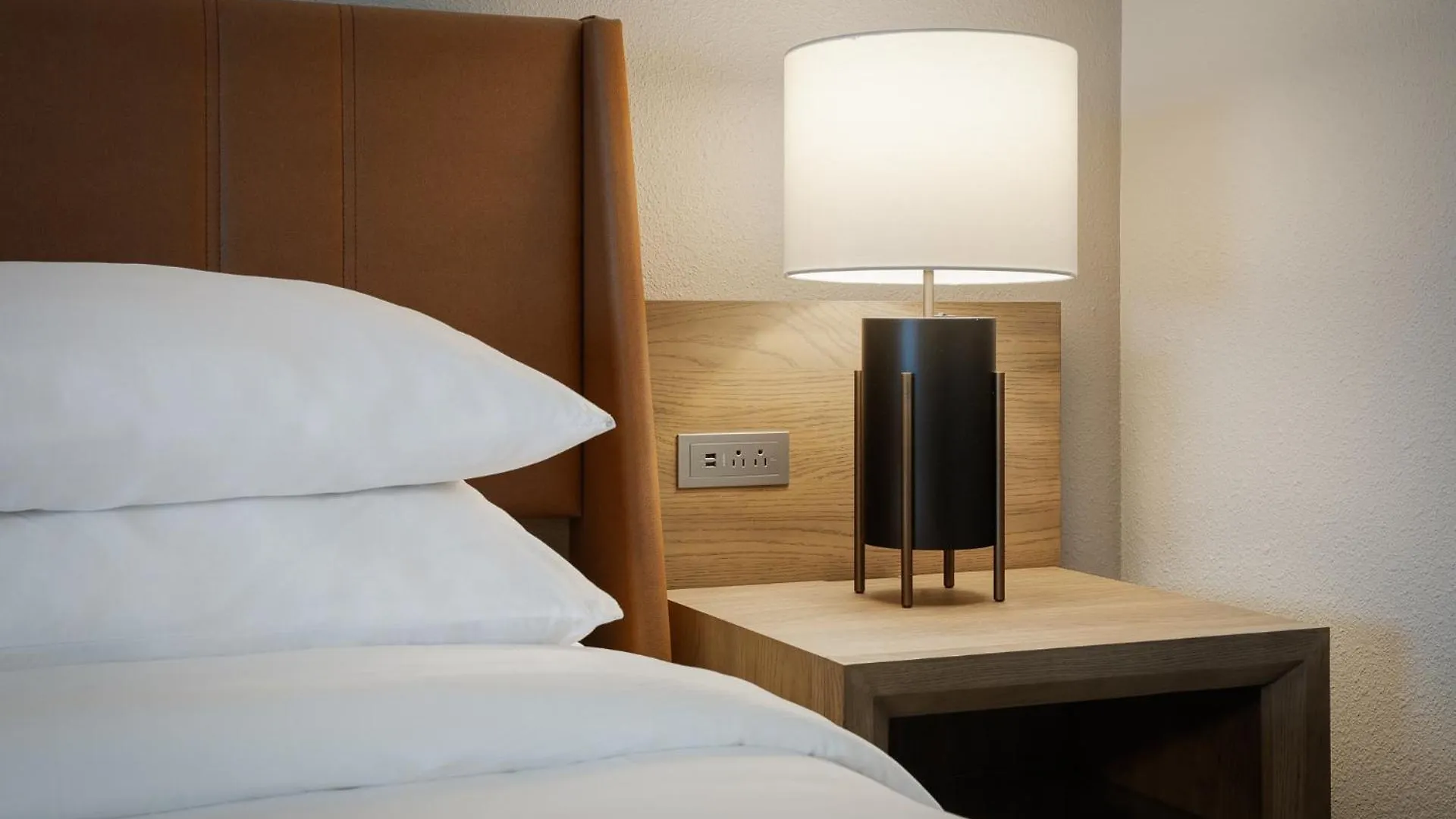 Sheraton Westport Lakeside Chalet Maryland Heights Hotel
