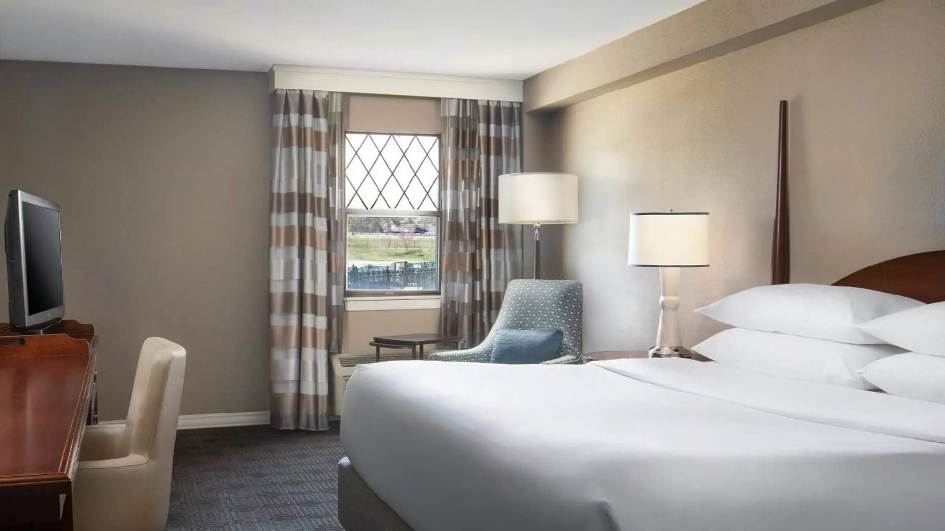 Sheraton Westport Lakeside Chalet Maryland Heights 3*,